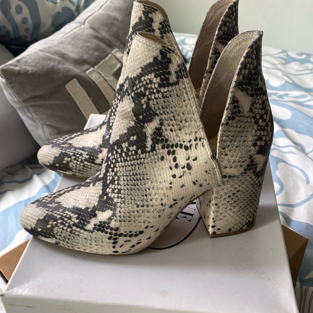 Steve Madden boots